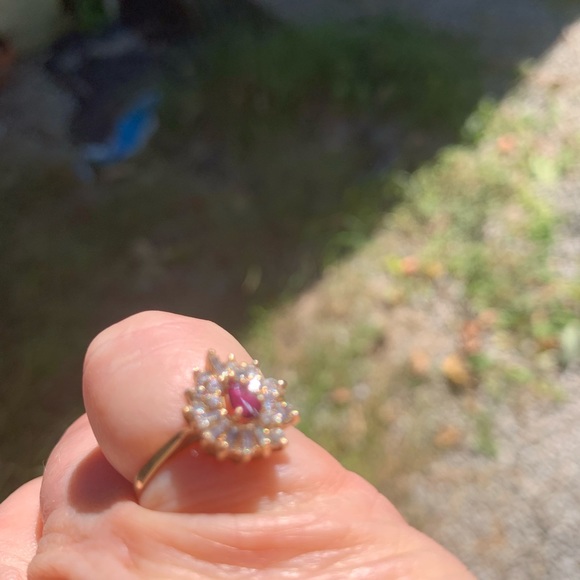 14k Estate Vintage Ruby and Diamond Ring. - Picture 3 of 4